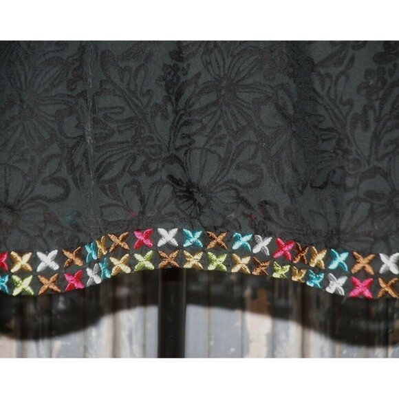 Lugga Black Sleeveless Embroidered Top Size M Colorful X Pattern Cut Out Lace - Picture 10 of 11